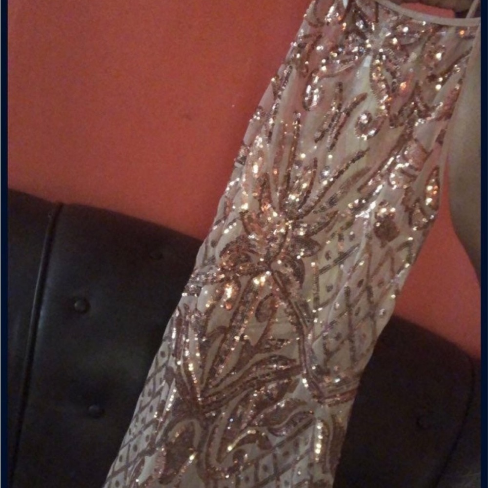 Women party dress size small never worn brand new